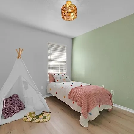 Lapland-snowfall-lodge 3 Bedrooms 6